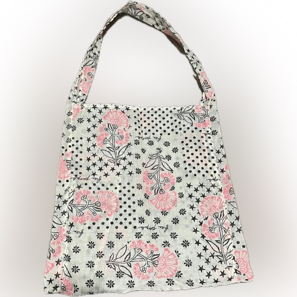 Free People Tote Bag! Giveaway! Thank You All For Your Support In 2025! - Picture 2 of 2